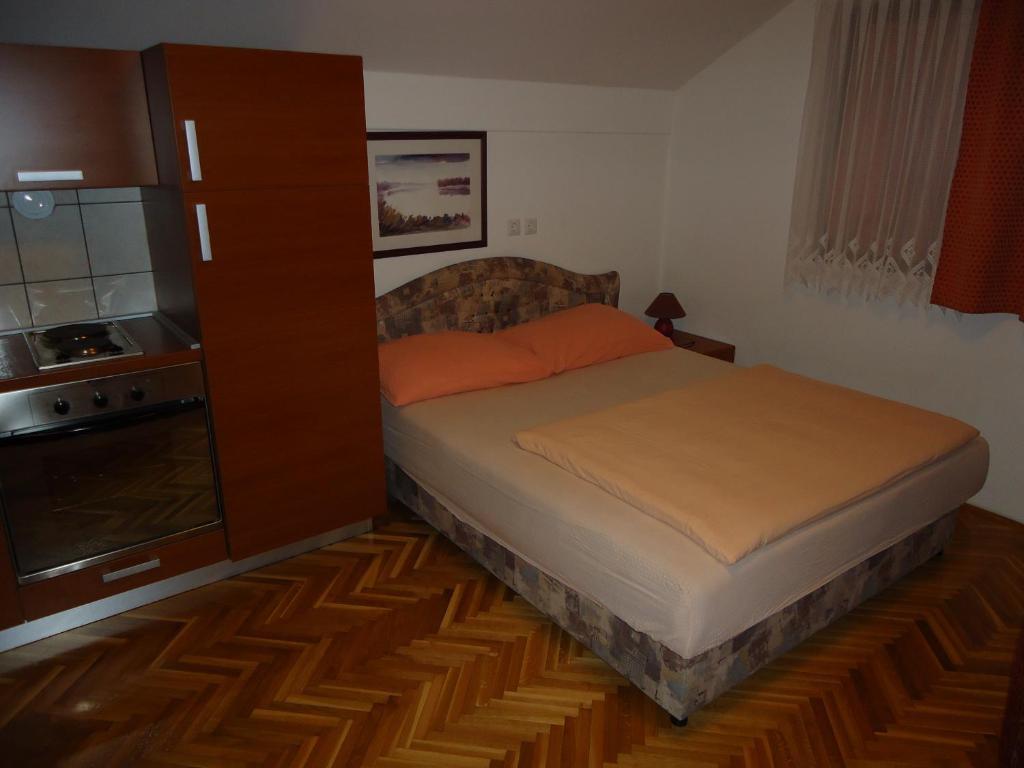 Bed and Breakfast Pansion Antonio Славонський Брод Номер фото